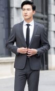 秋冬這樣穿西服，男性魅力爆棚